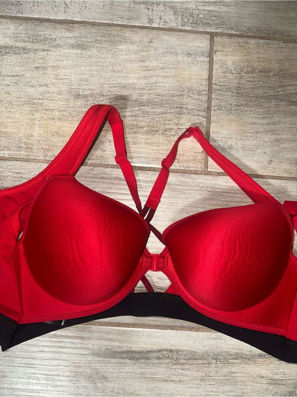 Victoria Secret Knock Out Front Zip Red Sports Bra 🍓🍒 - Picture 9 of 14